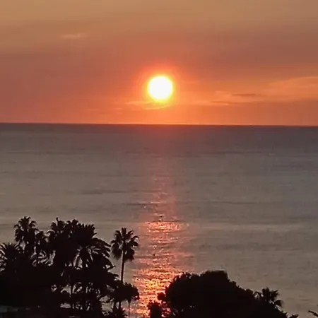 Amanecer Viendo Tabarca Vistas Al Mar * سانتا بولا